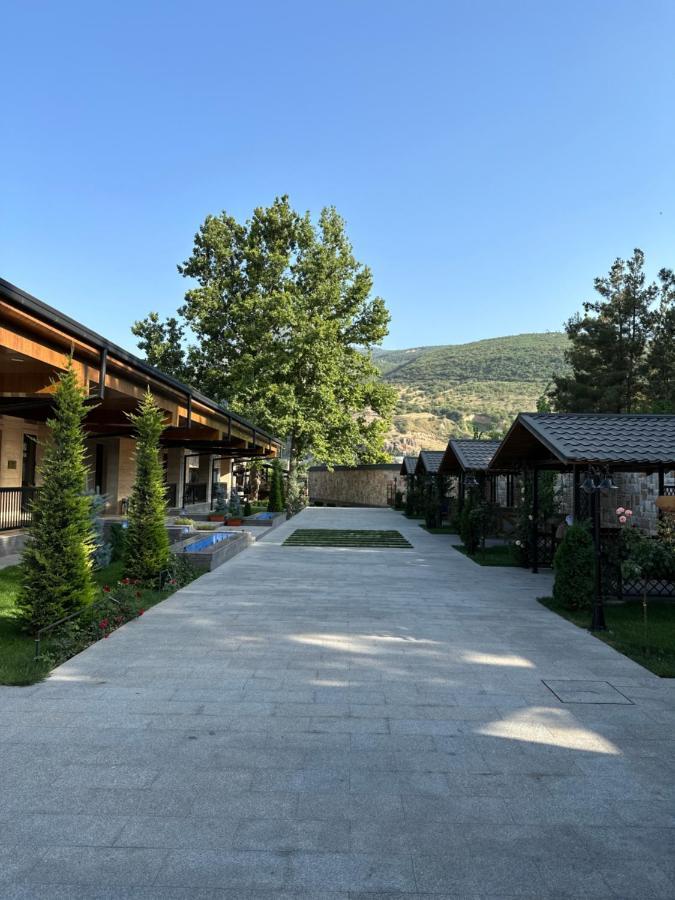 Le Chalet Mont And Restaurant Chorwoq Esterno foto